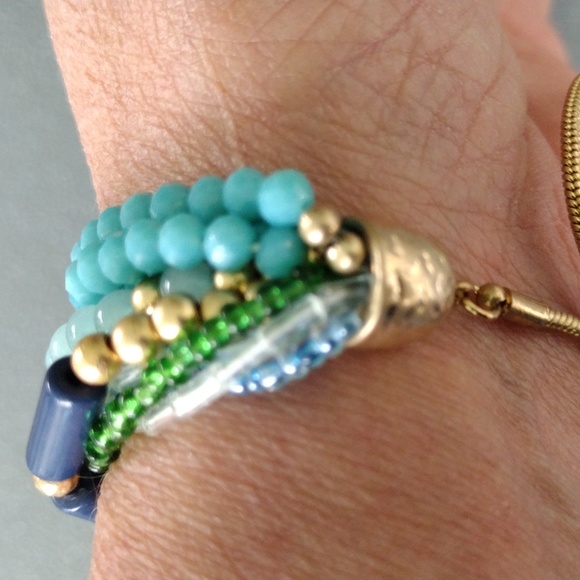 Catherines multiple strands of beads bracelet. - Picture 2 of 5